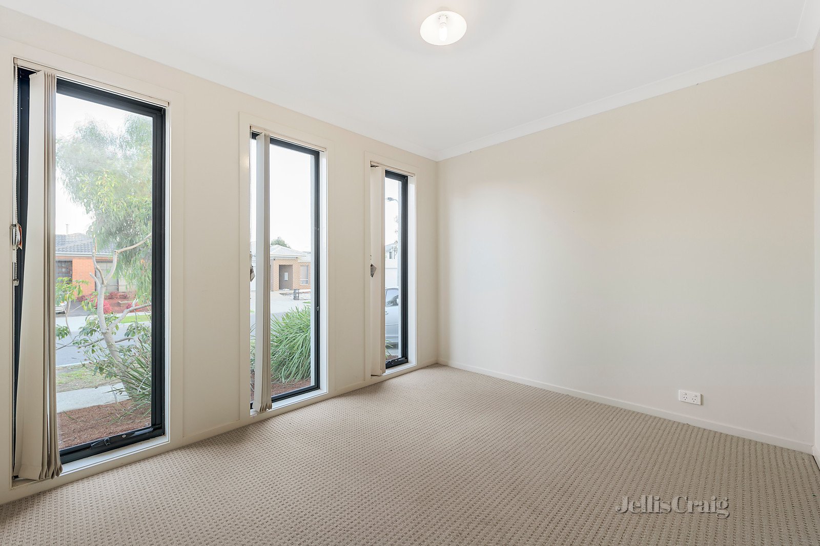 28 Cortland Street, Doreen image 6