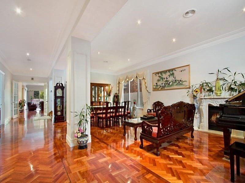28 Cremorne Street, Balwyn image 2