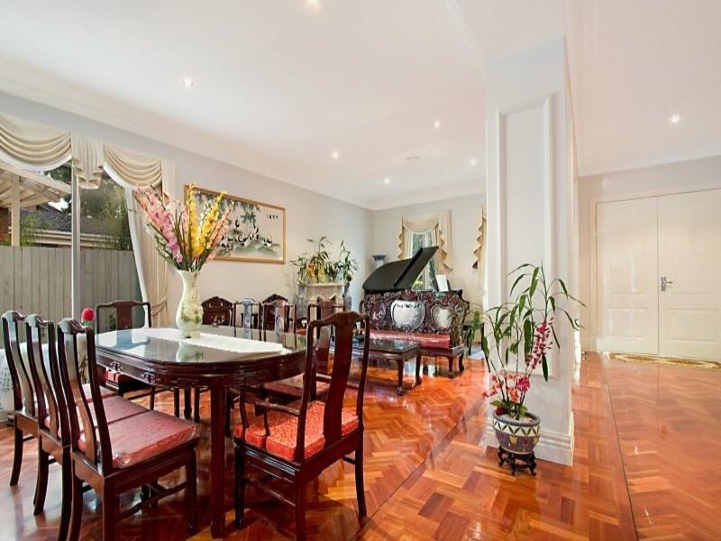 28 Cremorne Street, Balwyn image 3