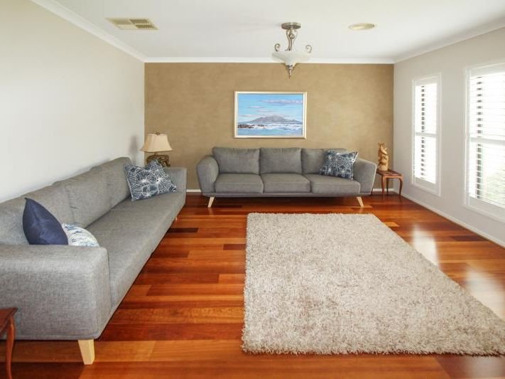 28 Curtain Drive, Leopold image 2