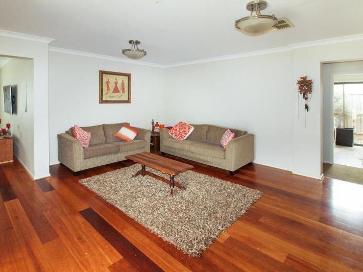 28 Curtain Drive, Leopold image 5