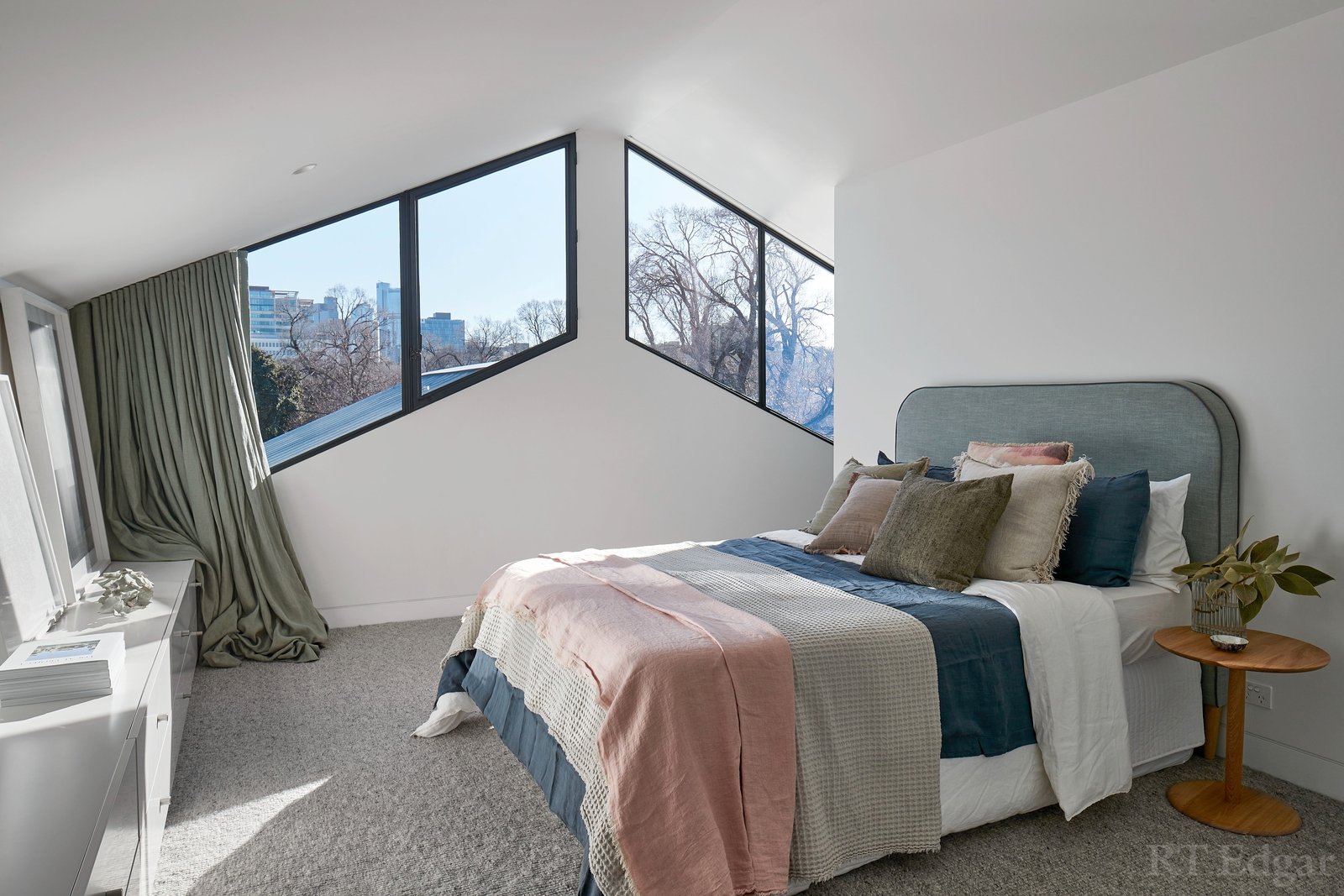 Property Gallery Thumbnail 12