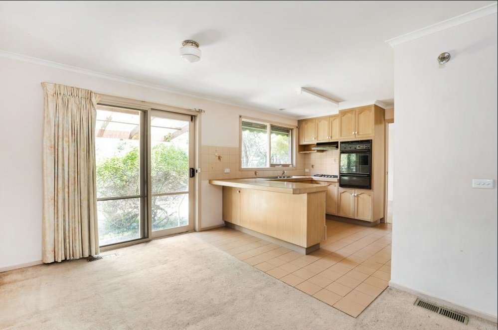 2/8 Dewrang Crescent, Blackburn image 2