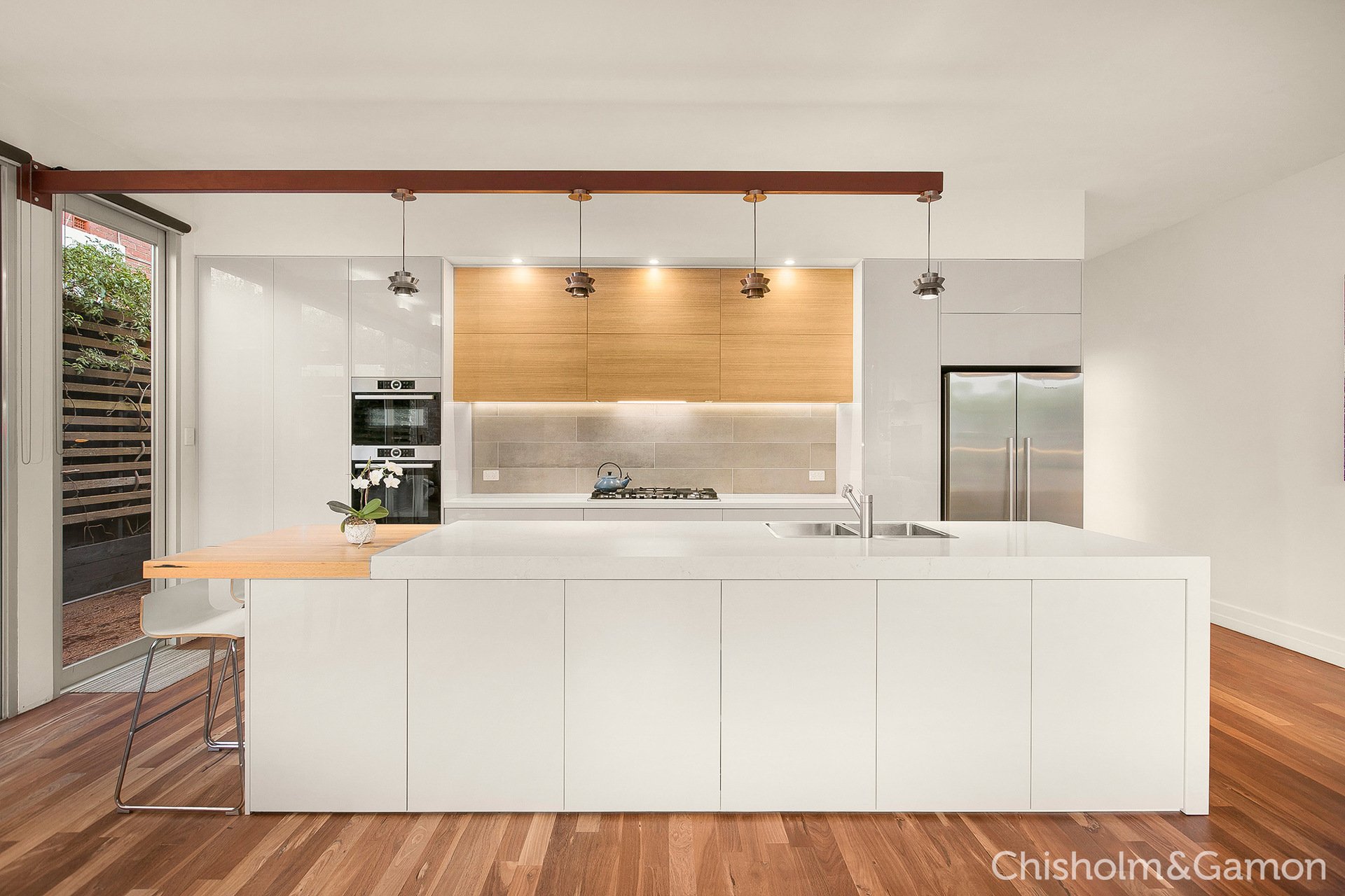 28 Dickens Street, Elwood image 3
