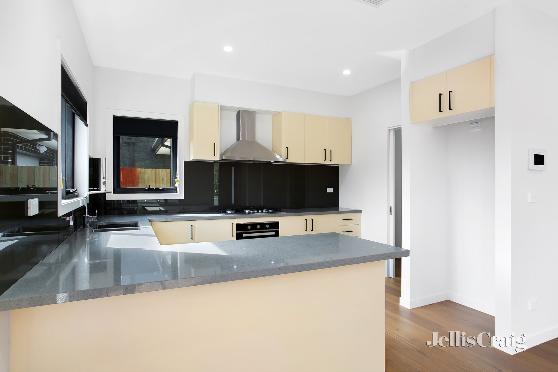 28 Edward Street, Macleod image 2
