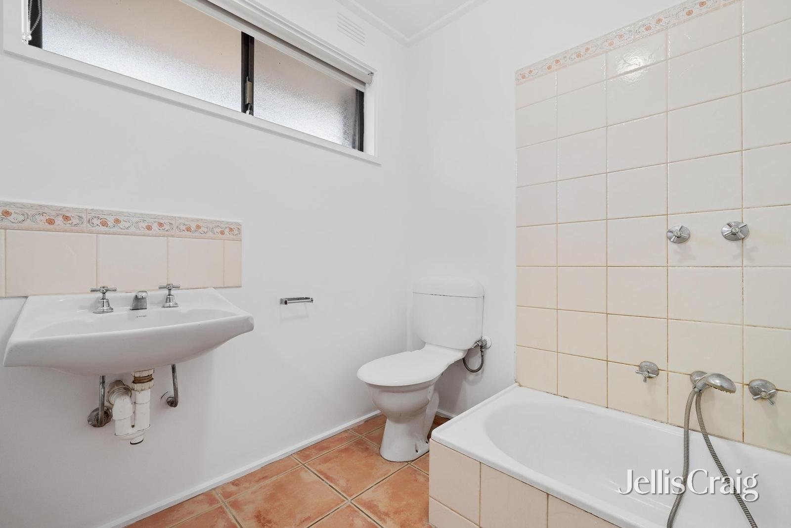 2/8 Ellesmere Avenue, Croydon image 5