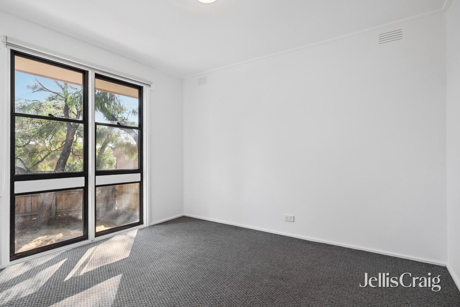 2/8 Ellesmere Avenue, Croydon image 6