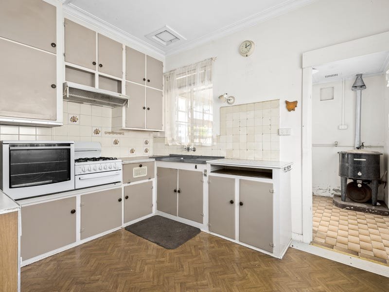 Property Gallery Thumbnail 3