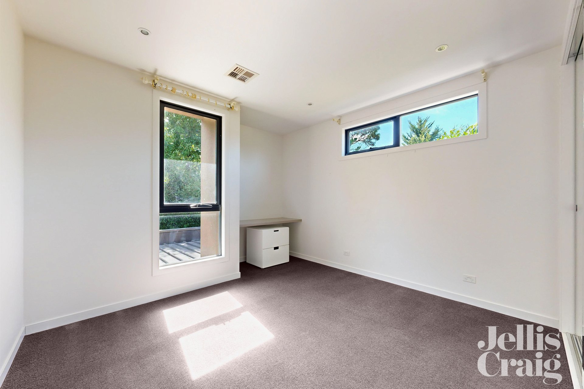 28 Ellsworth Crescent, Camberwell image 9