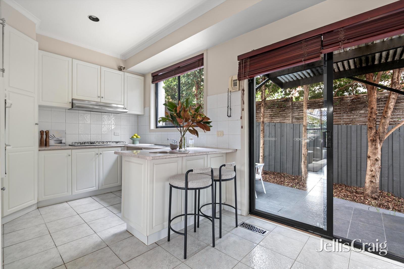 28 Emu Lane, Parkville image 6