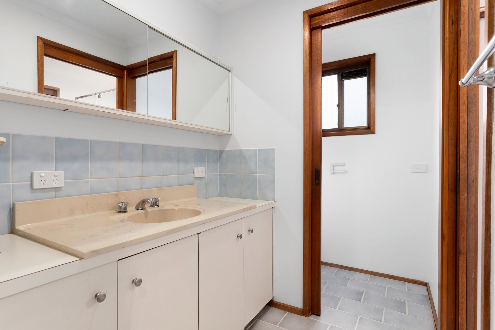 Property Gallery Thumbnail 5