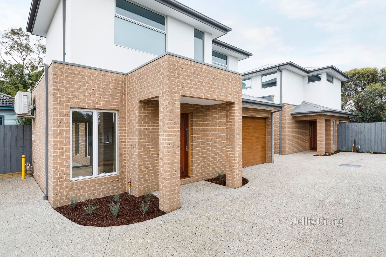 2/8 Fairlie Avenue, Macleod image 1