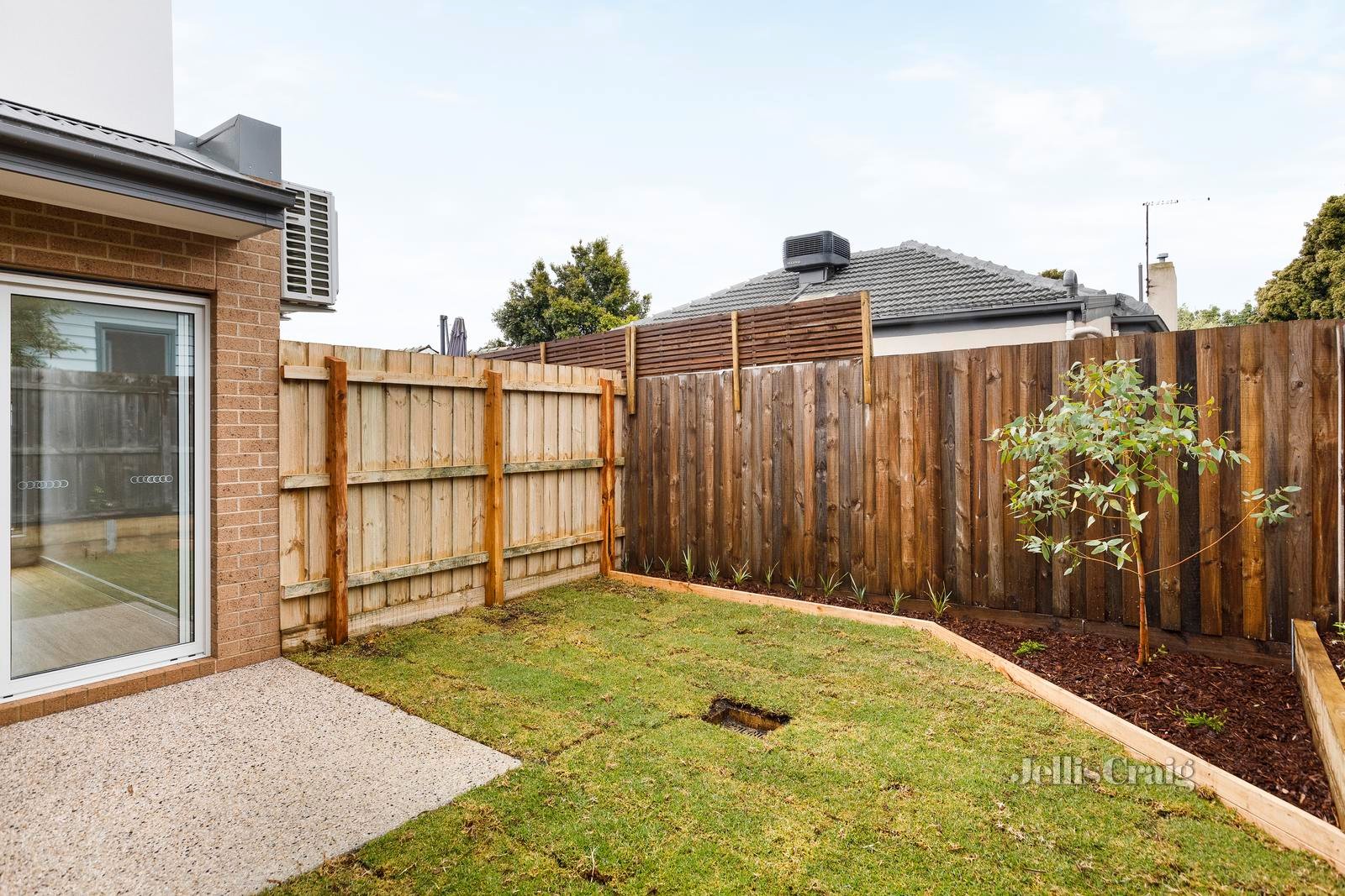 2/8 Fairlie Avenue, Macleod image 8