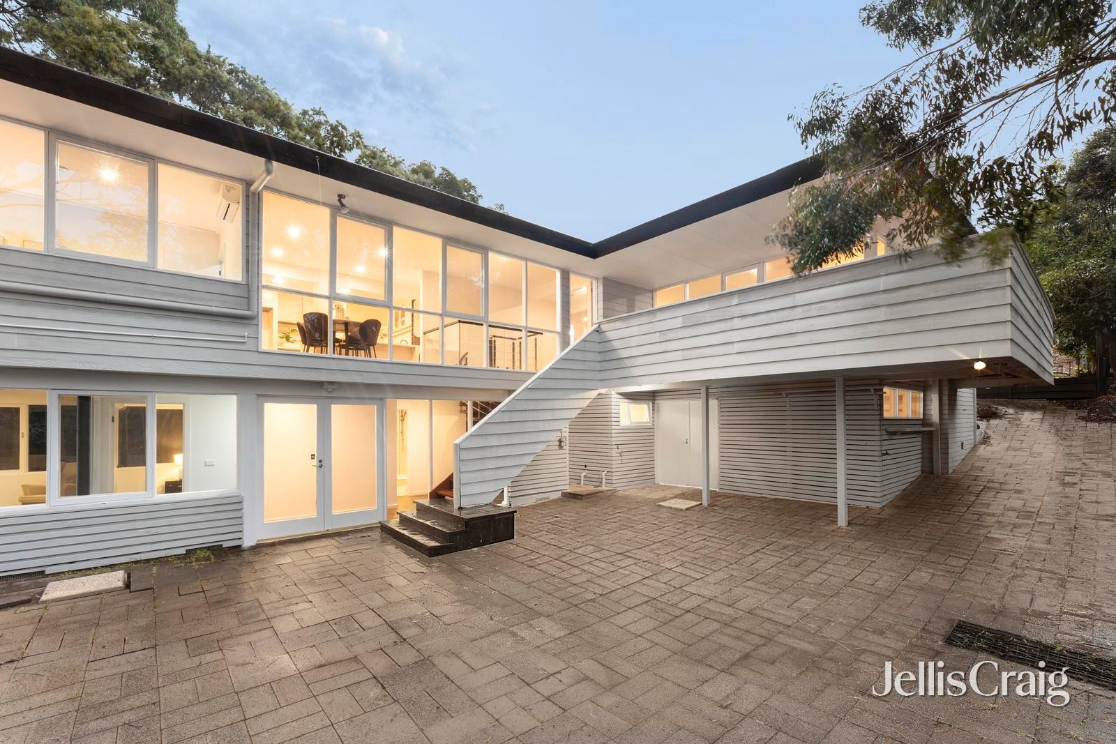 28 Falconer Street, Glen&nbsp;Waverley image 1
