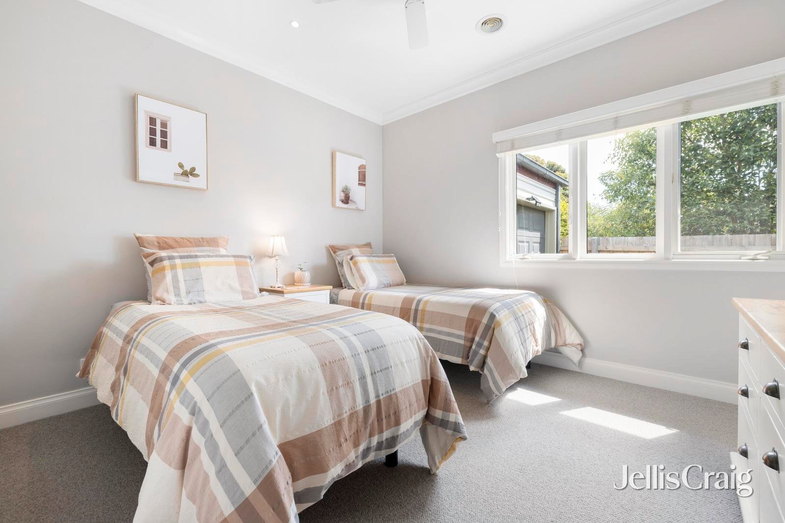 2/8 Fir Street, Blackburn image 7