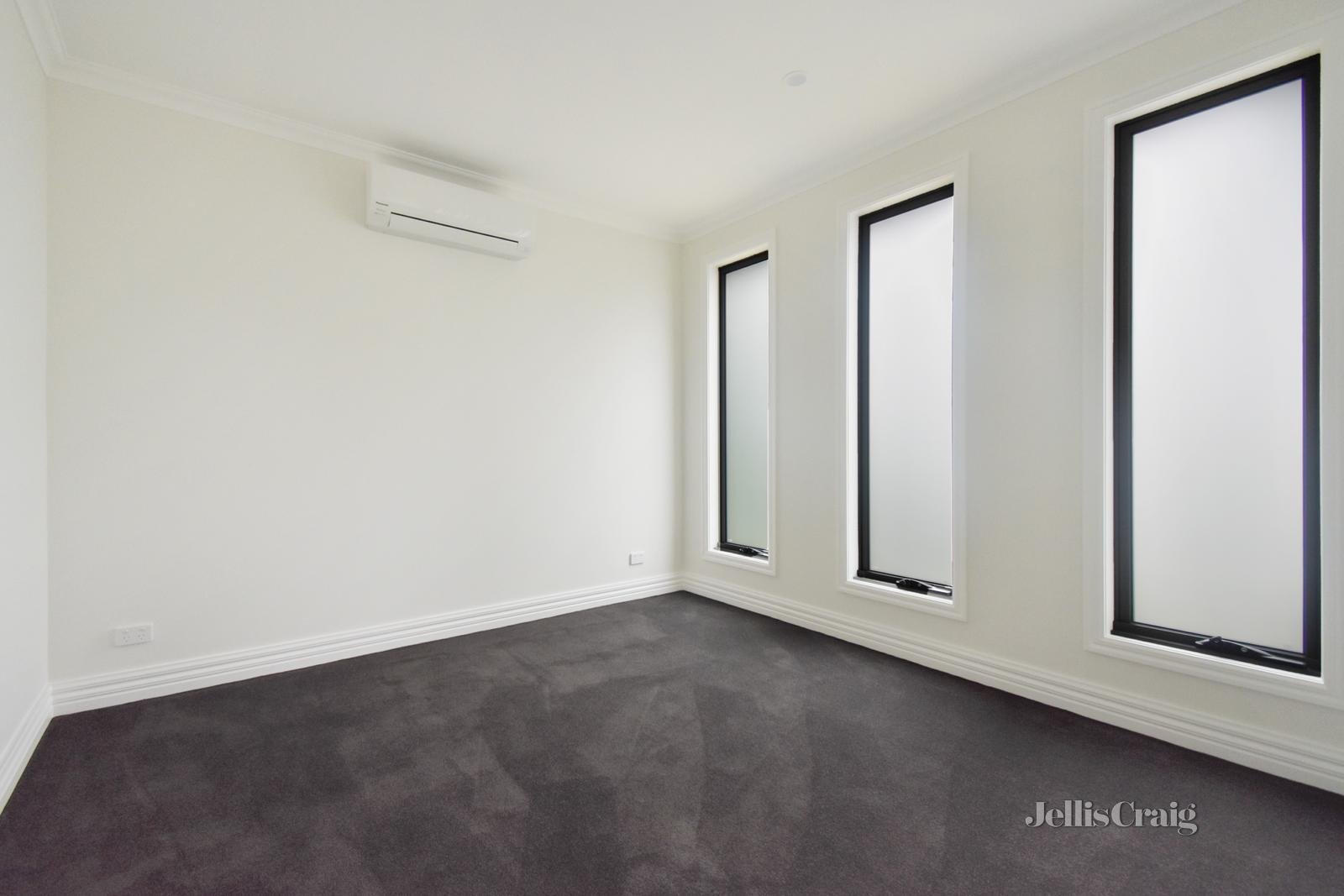 2/8 First Avenue, Box Hill North image 7