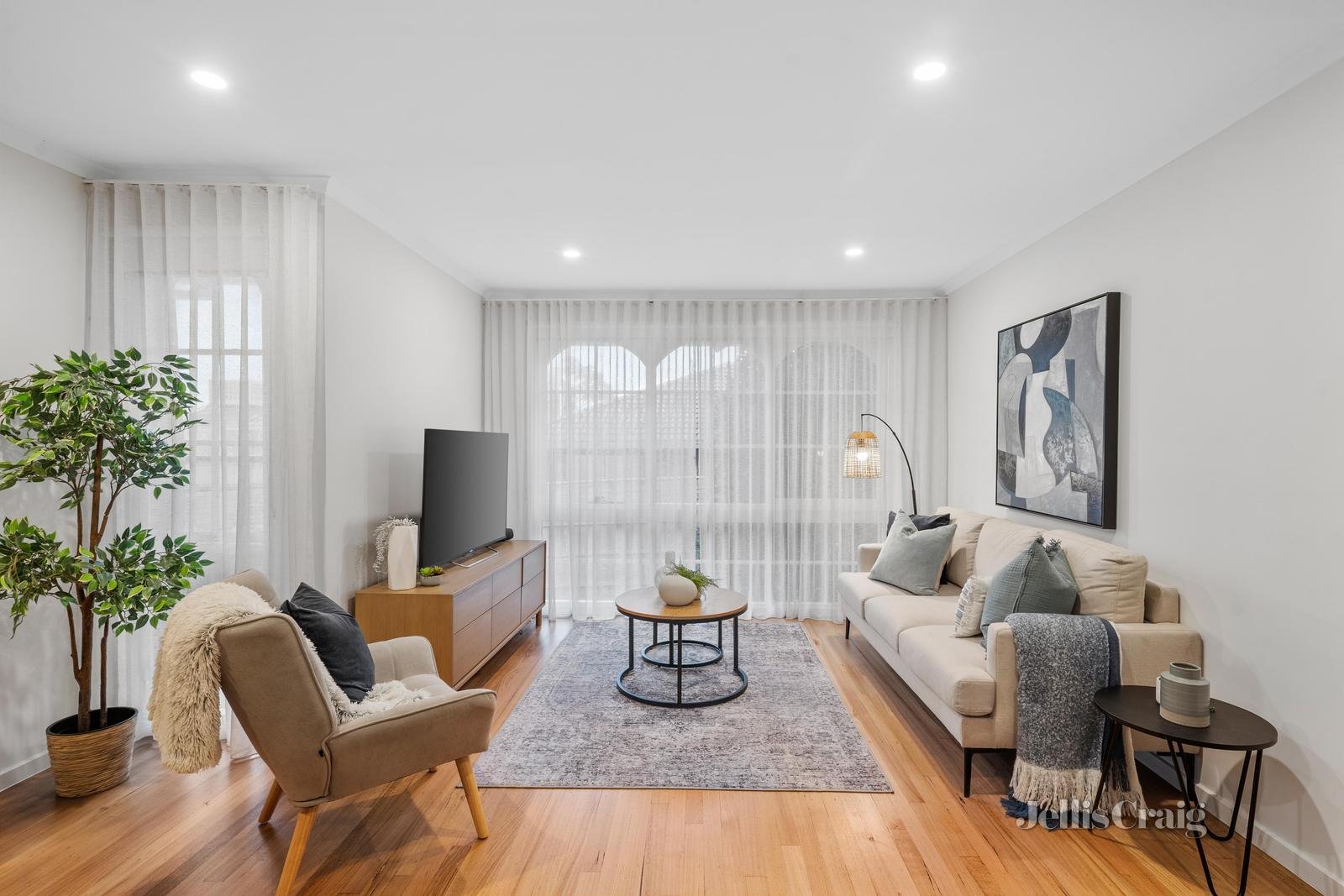 2/8 Florence Road, Surrey Hills image 2