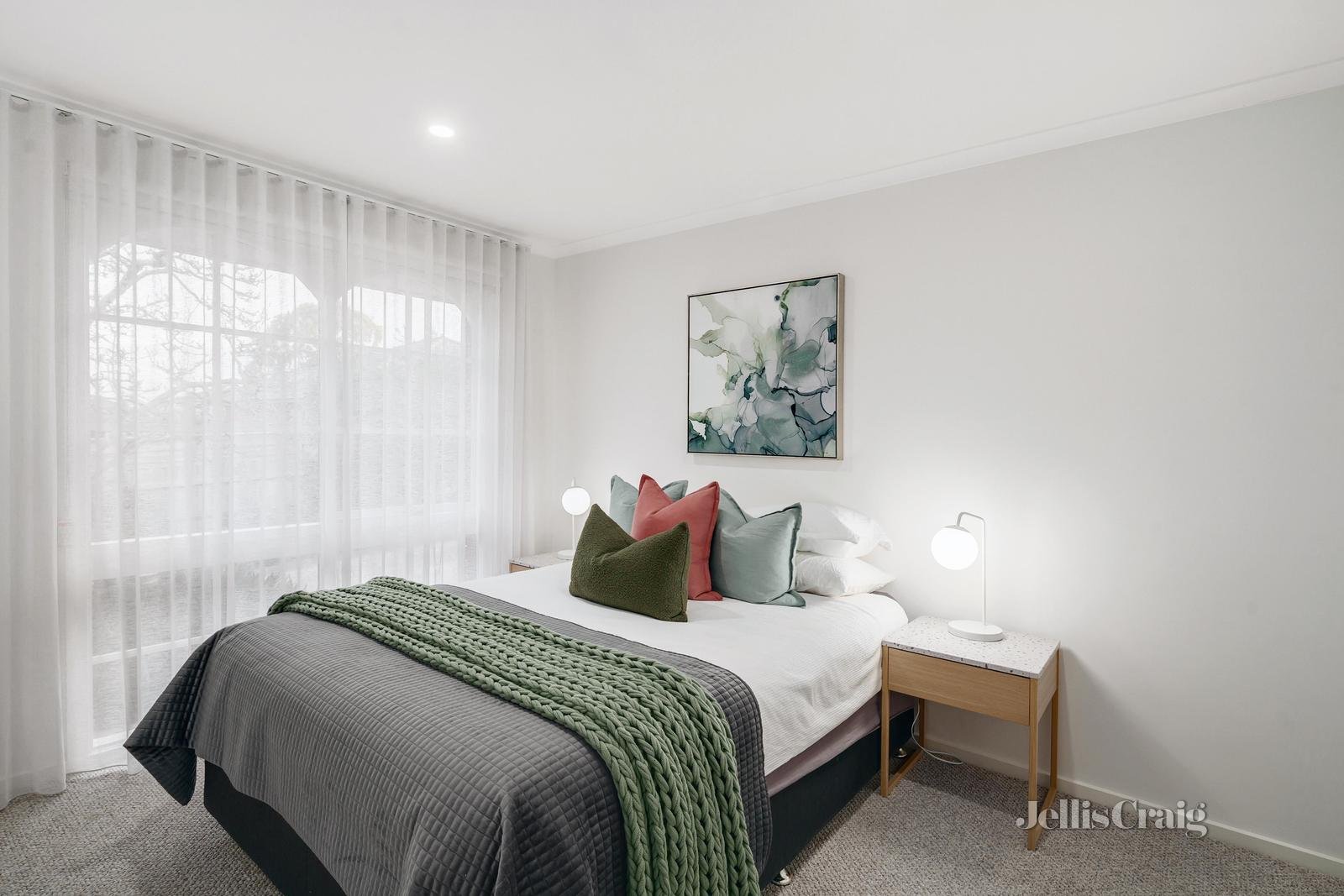2/8 Florence Road, Surrey Hills image 9