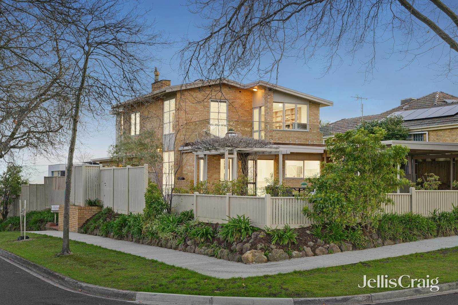 28 Fowler Street, Box Hill South image 1
