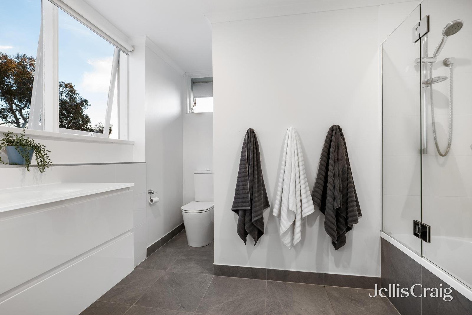 28 Fowler Street, Box Hill South image 9