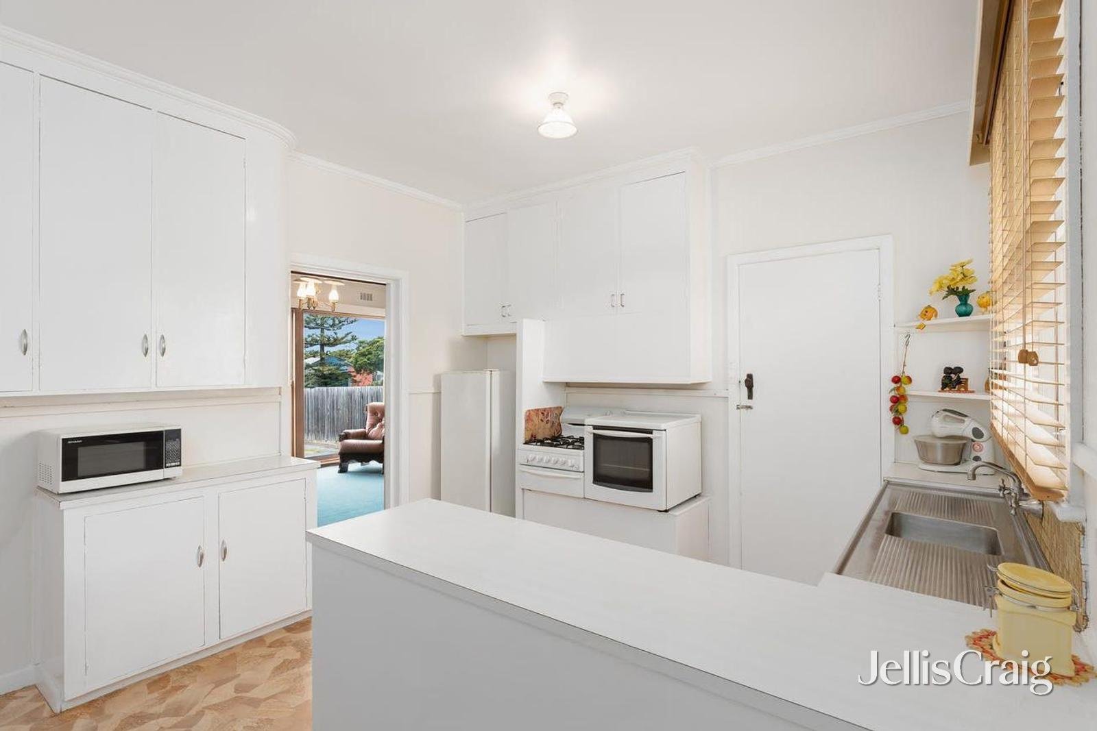 28 Francis Street, Belmont image 10