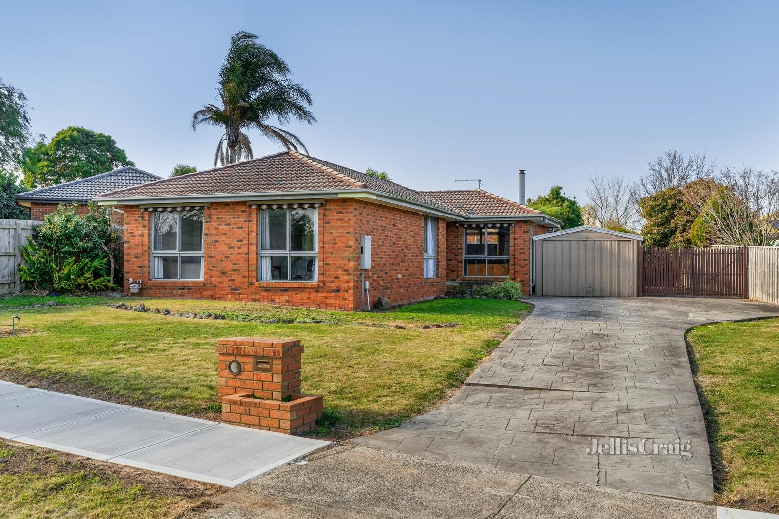 28 Franleigh Drive, Narre Warren image 1