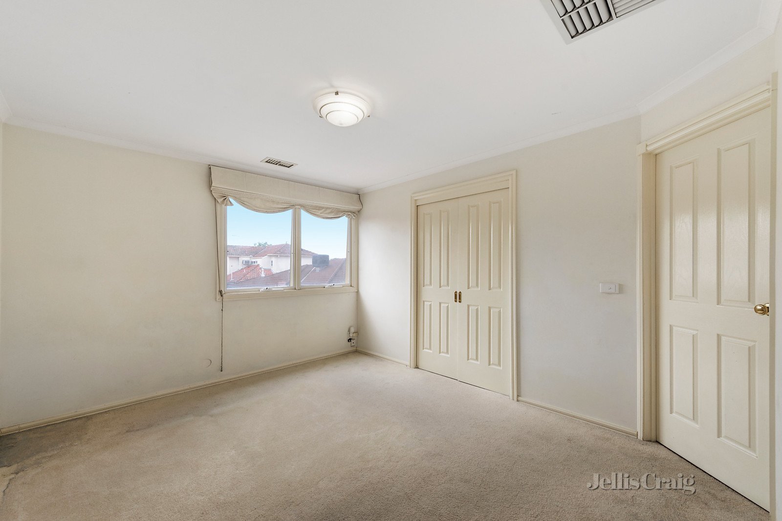 28 Goe Street, Caulfield South image 5