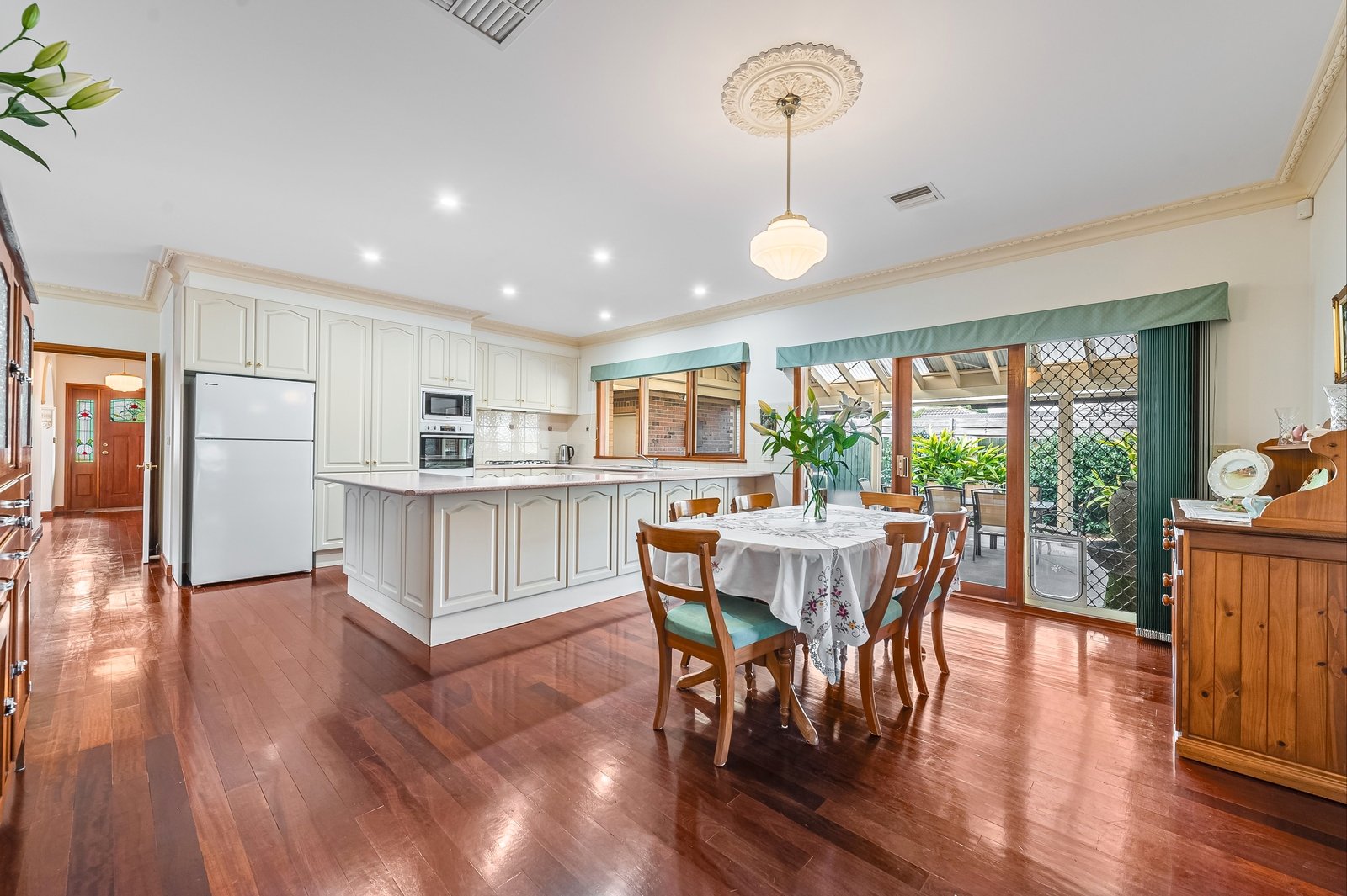 28 Golden Ash Grove Hoppers Crossing Hodges