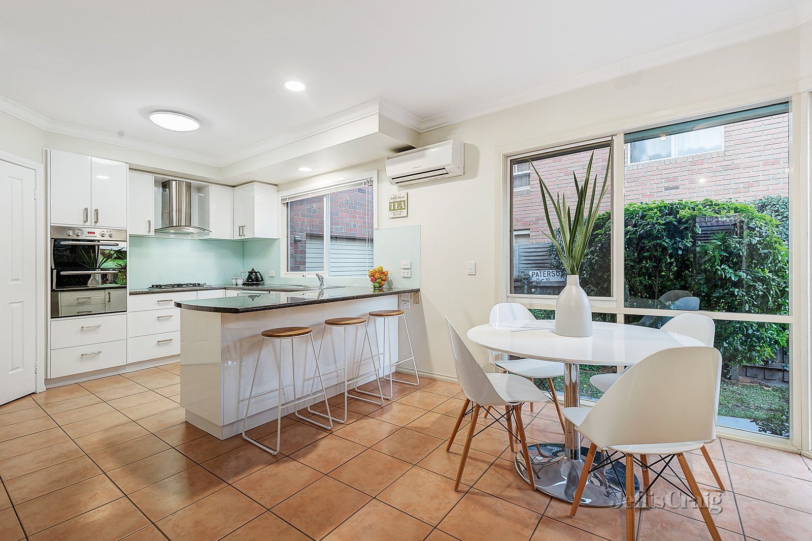 28 Grant Olson Avenue, Bulleen image 4