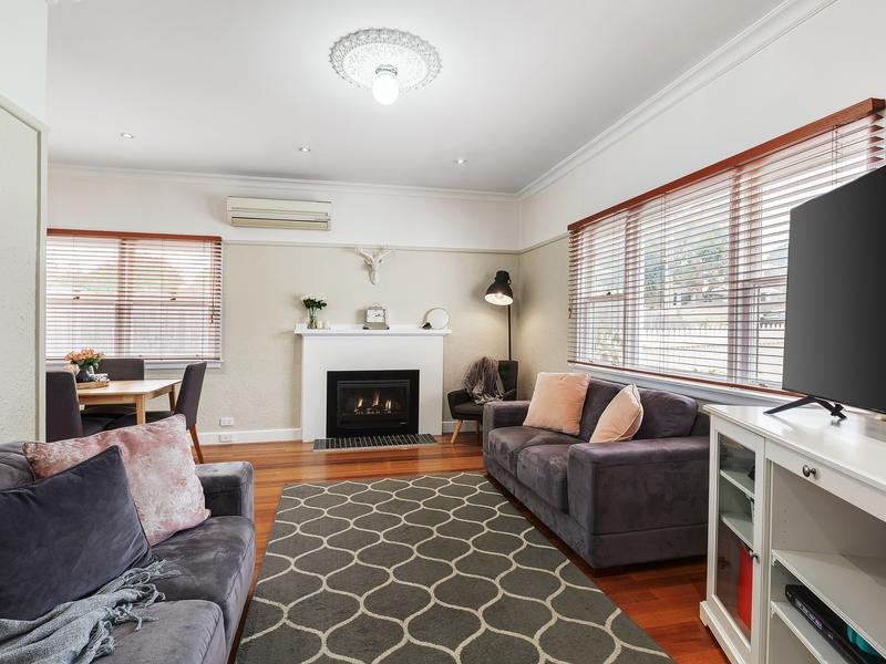 28 Great Ryrie Street, Ringwood image 2