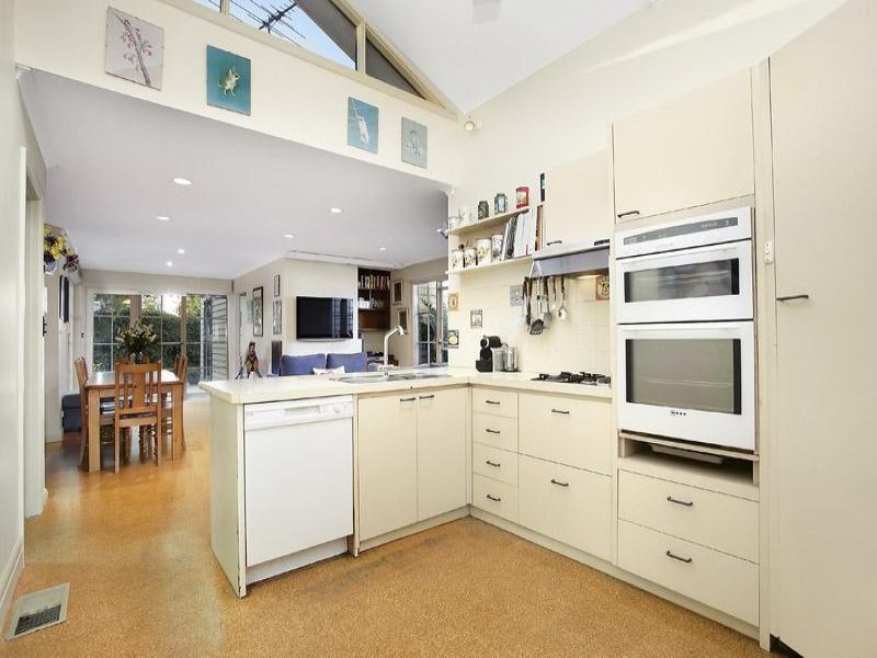 28 Grovedale Road, Surrey Hills image 4