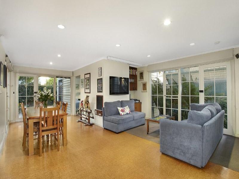 28 Grovedale Road, Surrey Hills image 5