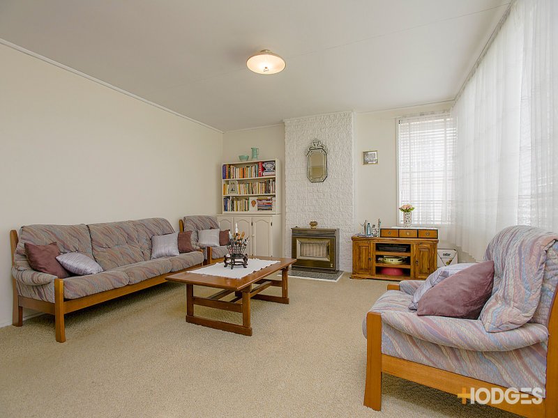 28 Gungarlan Drive, Keilor East image 1