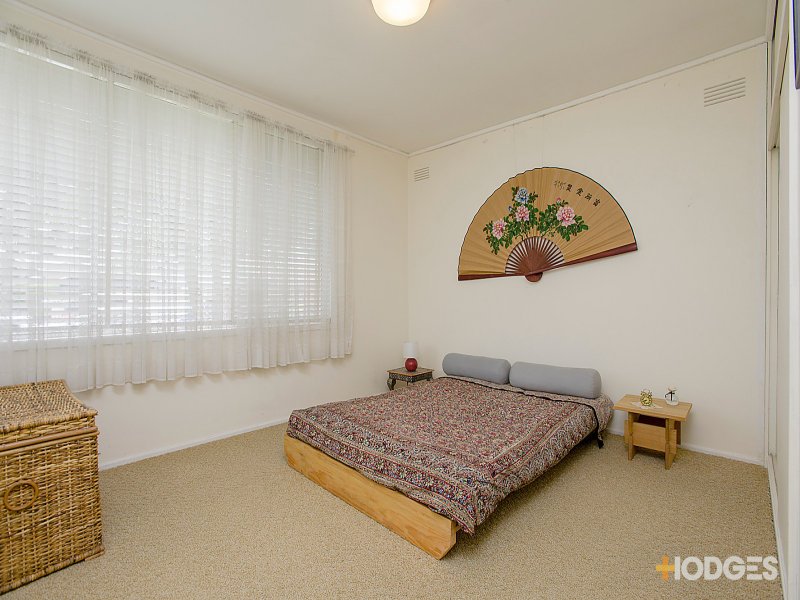28 Gungarlan Drive, Keilor East image 3
