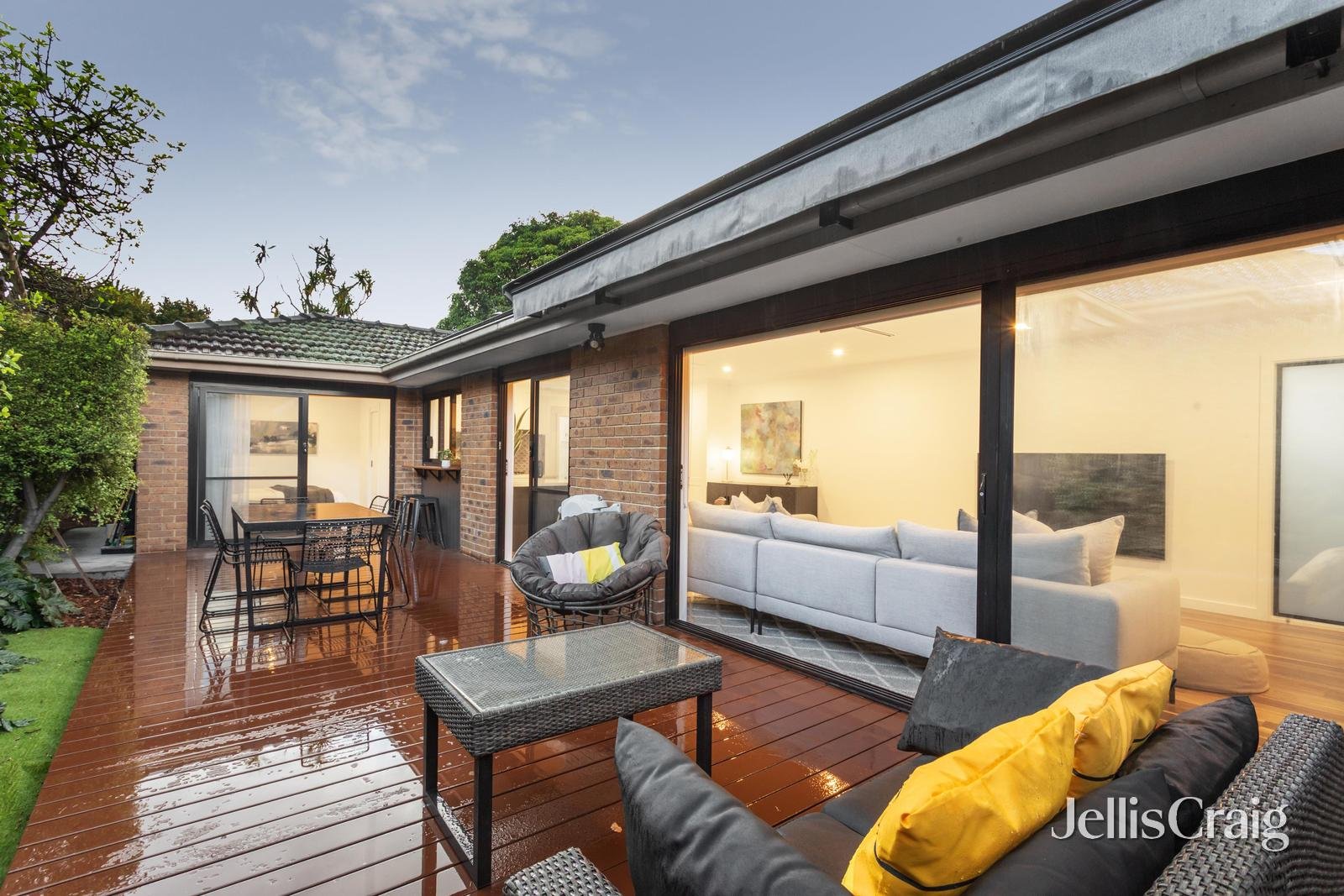 2/8 Hamilton Street, Kew East image 8