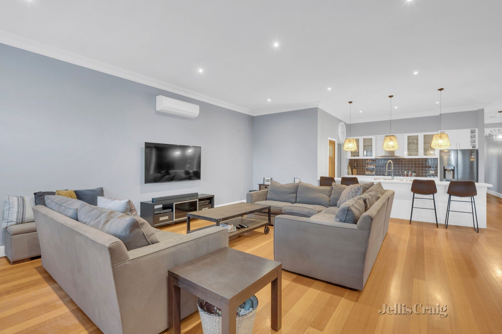 28 Heliopolis Street, Pascoe Vale South image 2