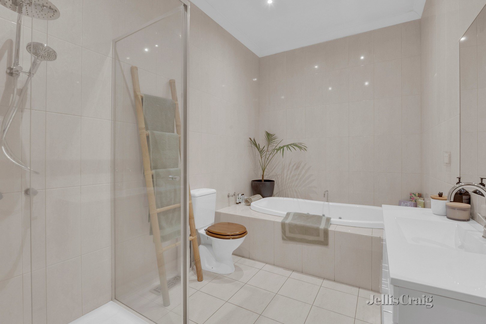 28 Heliopolis Street, Pascoe Vale South image 9