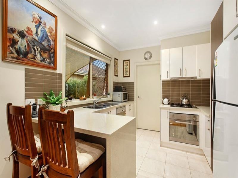 2/8 Highbury Road, Burwood image 2