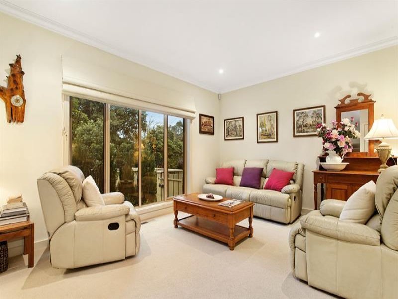 2/8 Highbury Road, Burwood image 4