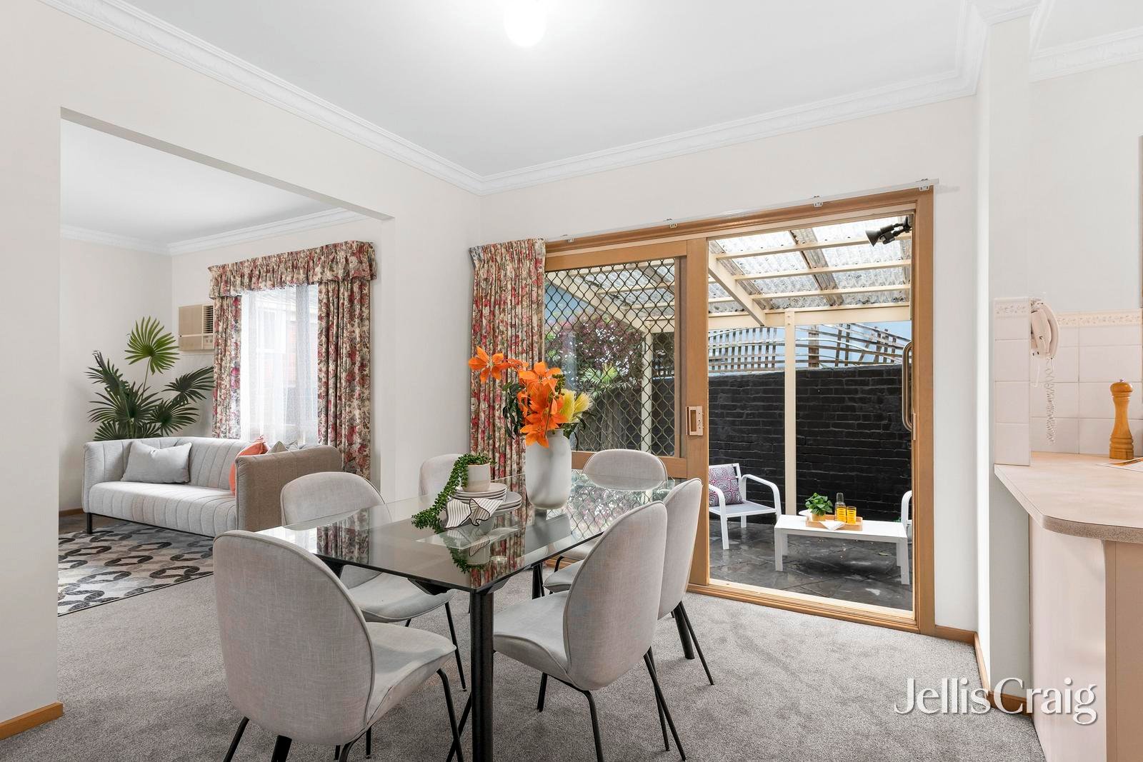 2/8 Highbury Street, Balwyn North image 4