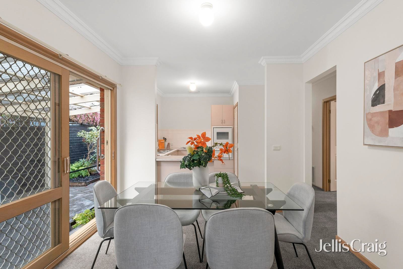 2/8 Highbury Street, Balwyn North image 5