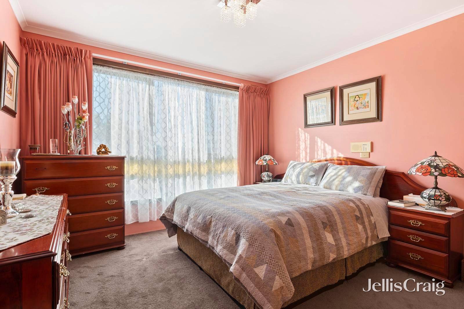 28 Highland Avenue, Mitcham image 6