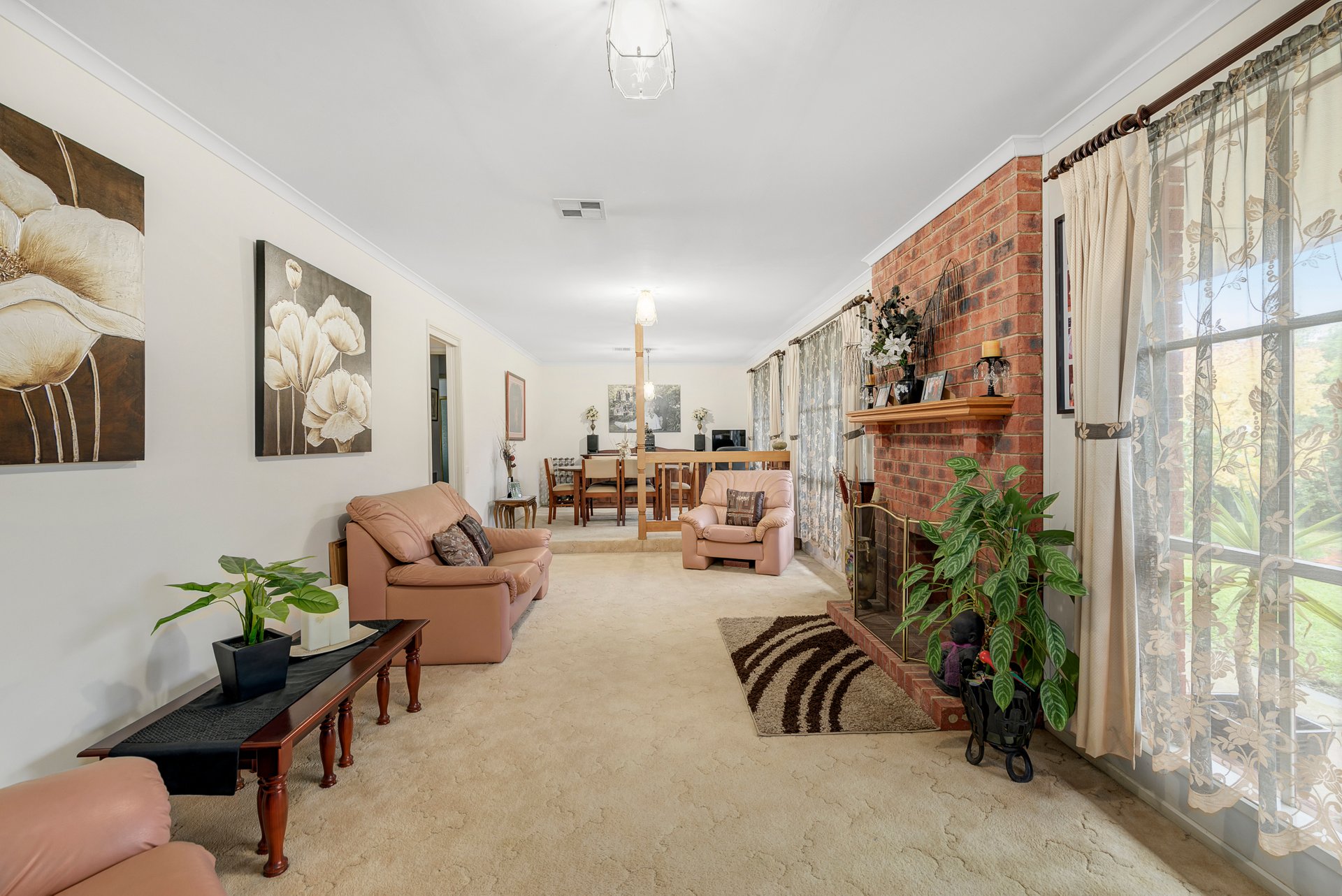 2/8 Hope Avenue, Donvale image 2