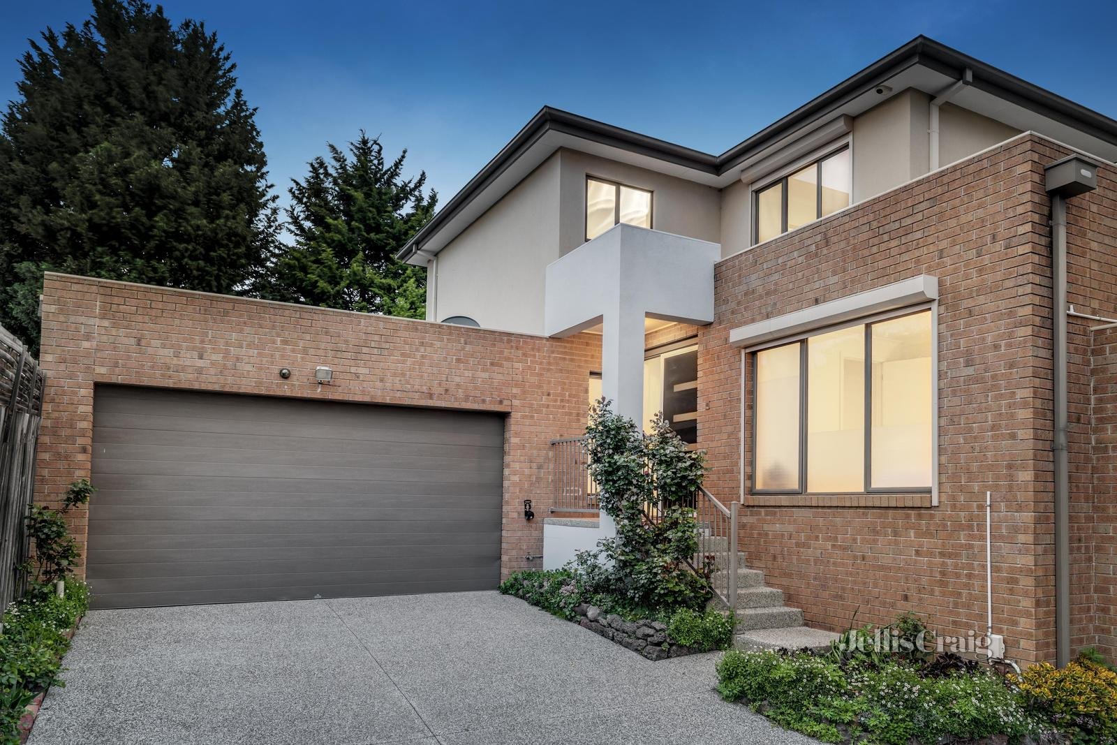 2/8 Horfield Avenue, Box Hill North image 1