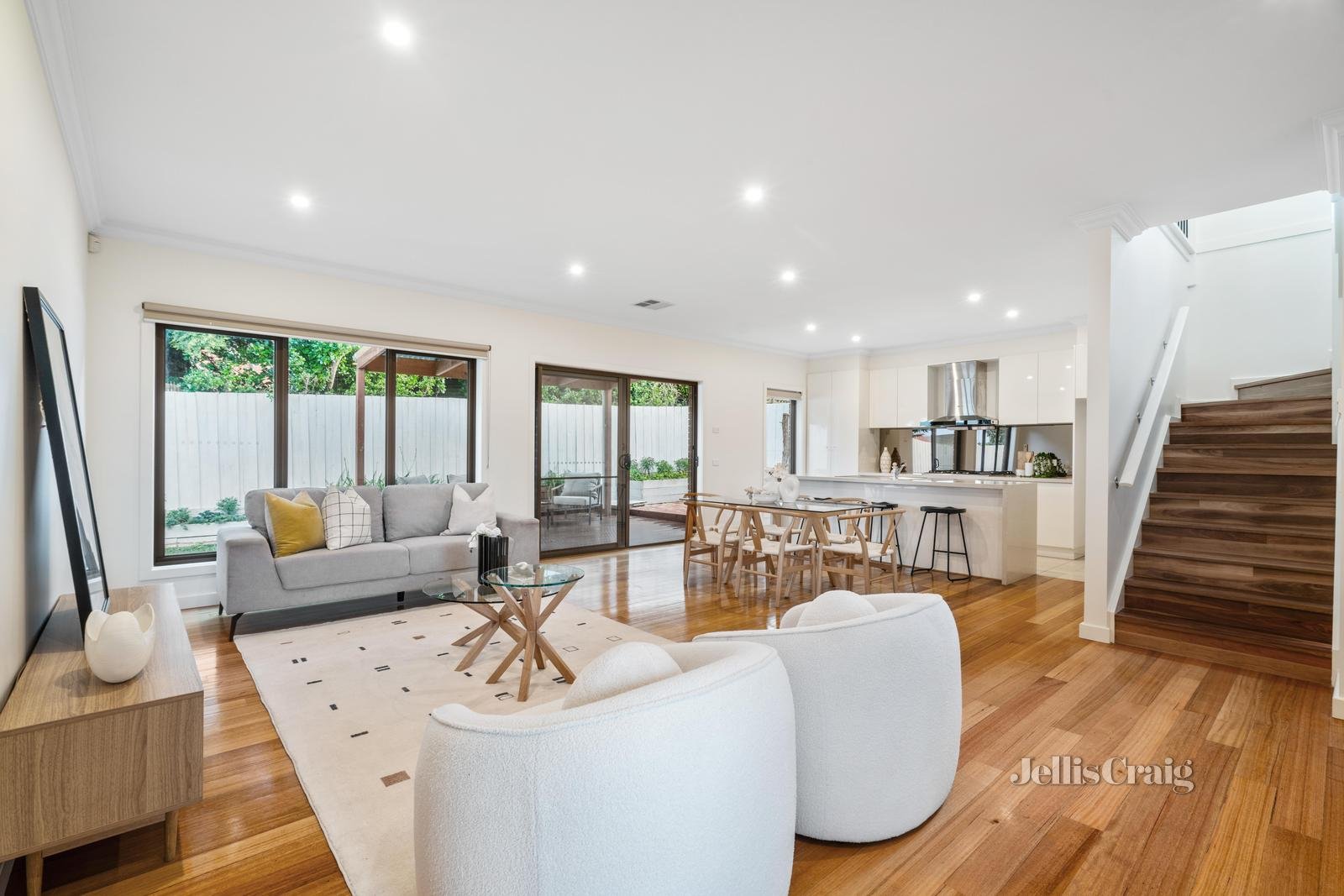 2/8 Horfield Avenue, Box Hill North image 2