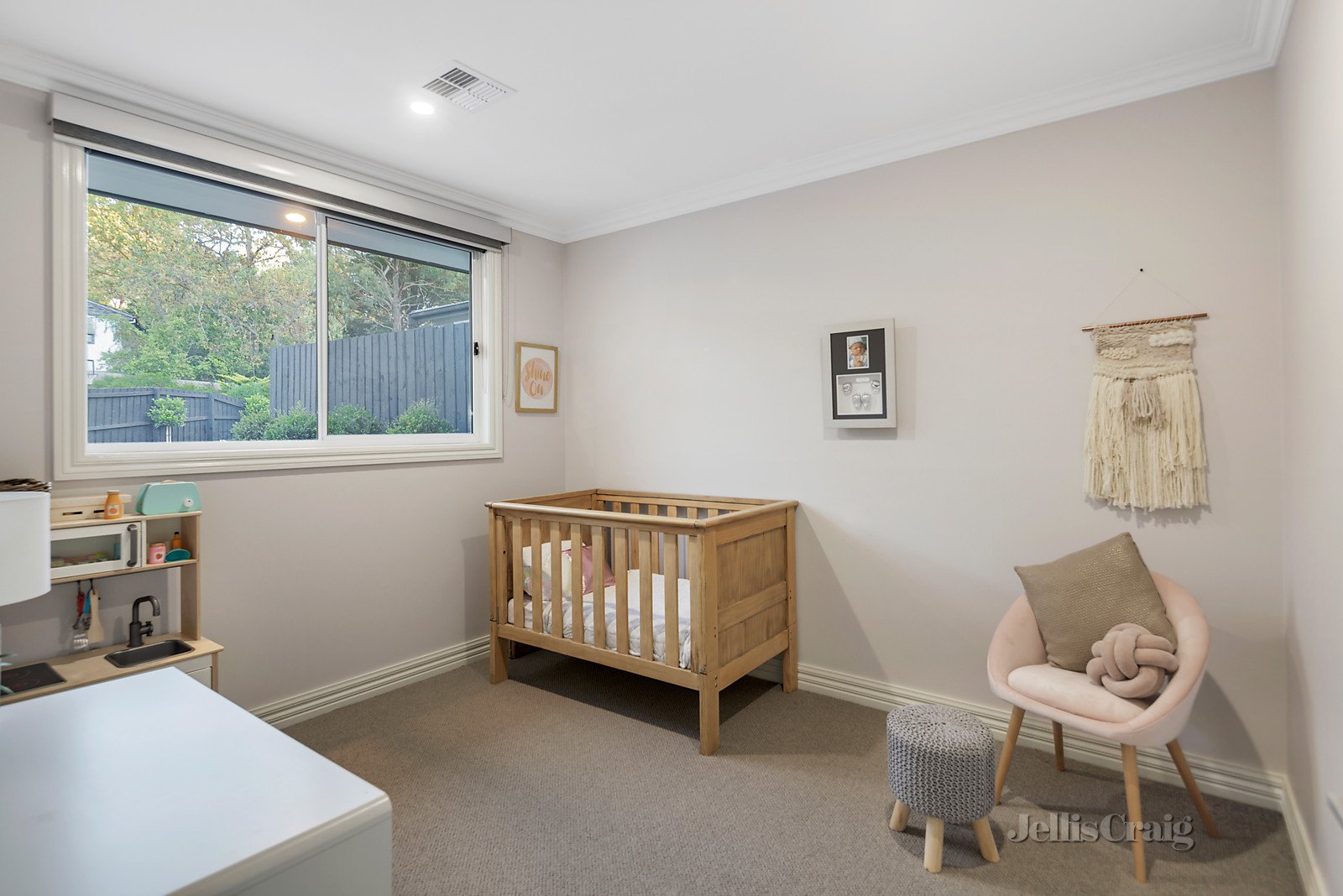 2/8 Hughes Street, Montmorency image 8