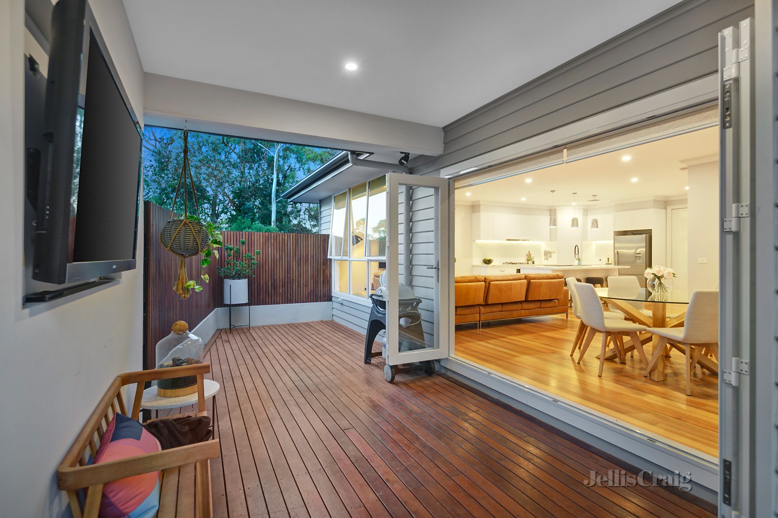 2/8 Hughes Street, Montmorency image 9