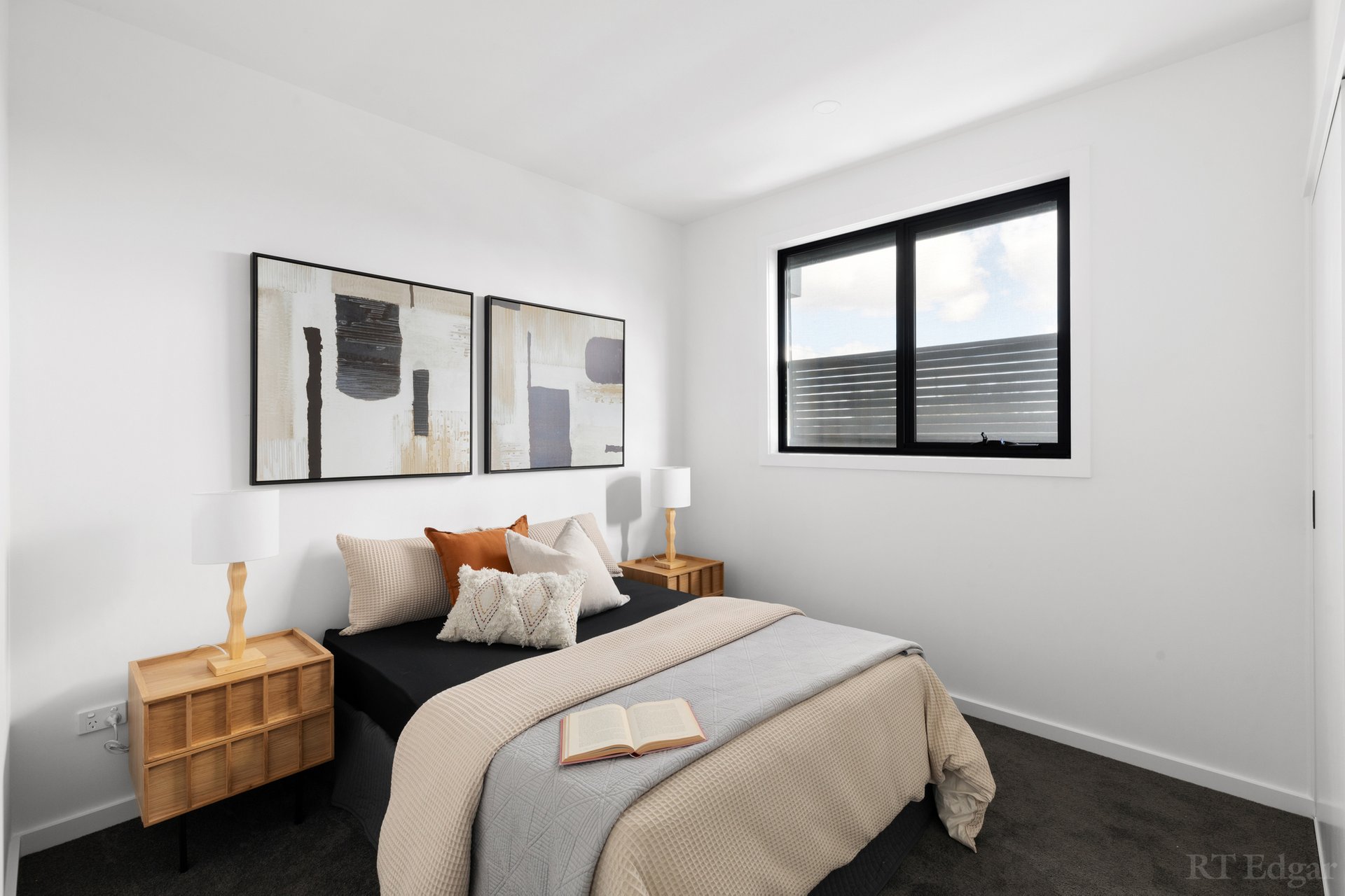 Property Gallery Thumbnail 9
