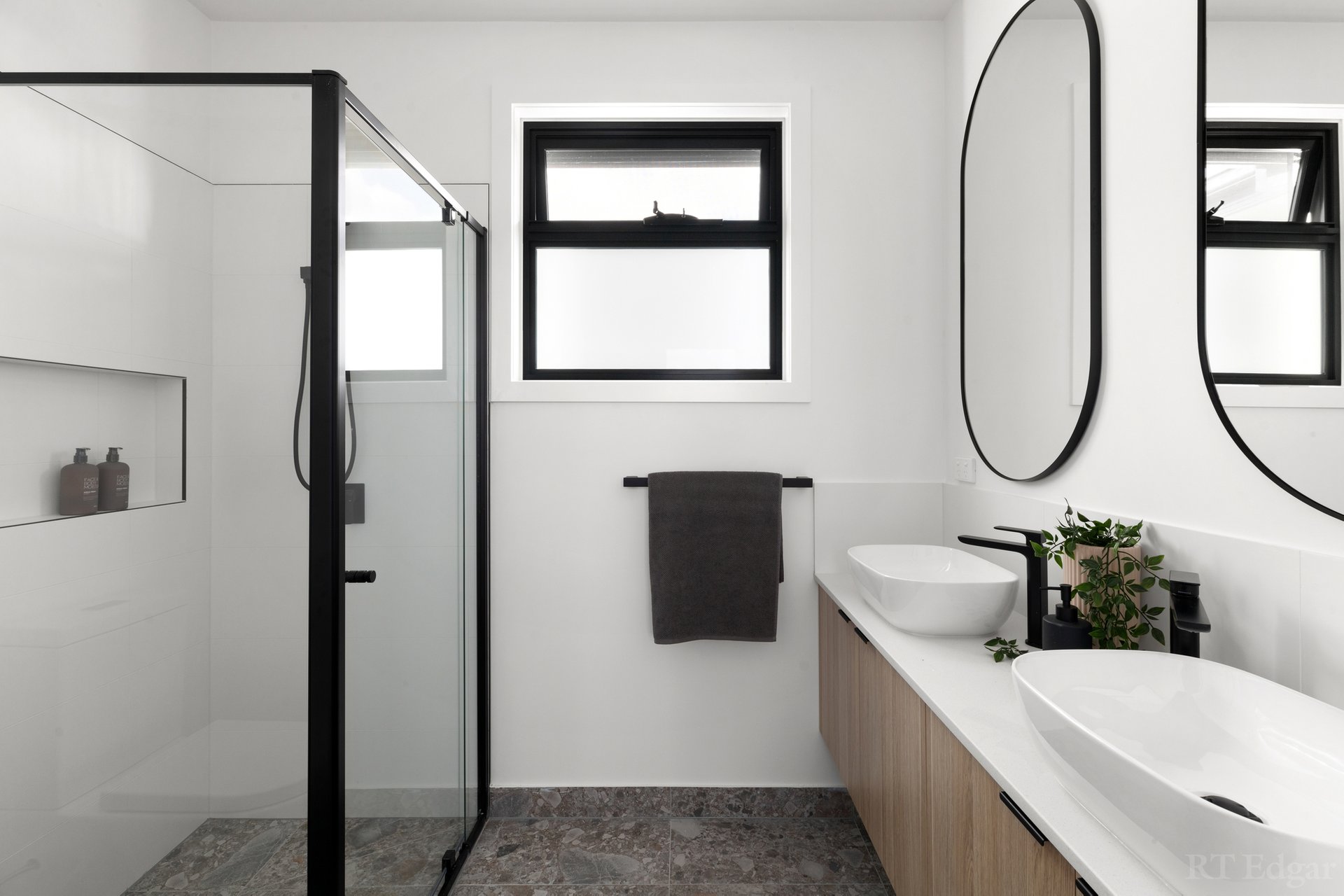 Property Gallery Thumbnail 13
