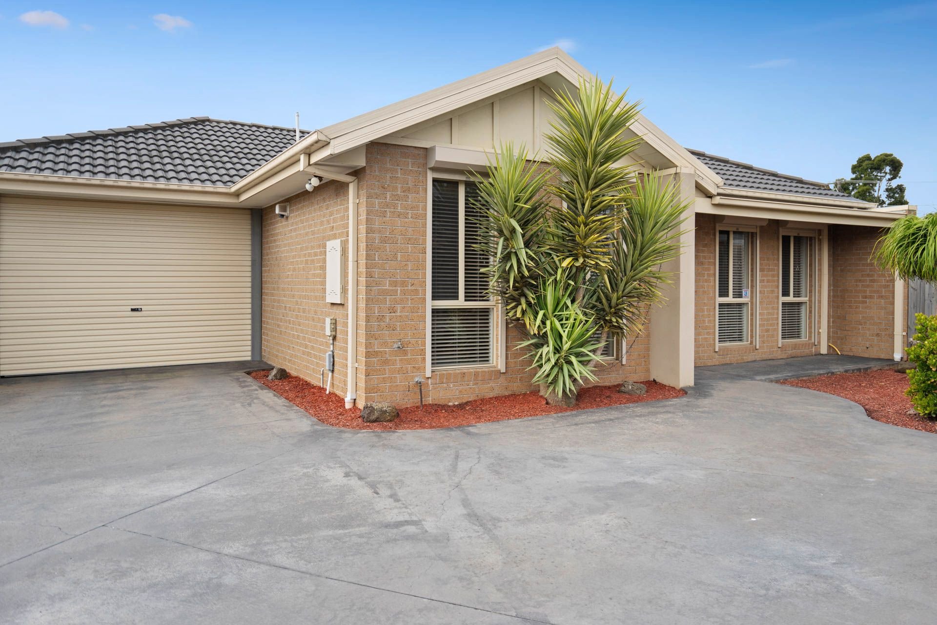2/8 Irons Ct, Epping image 1